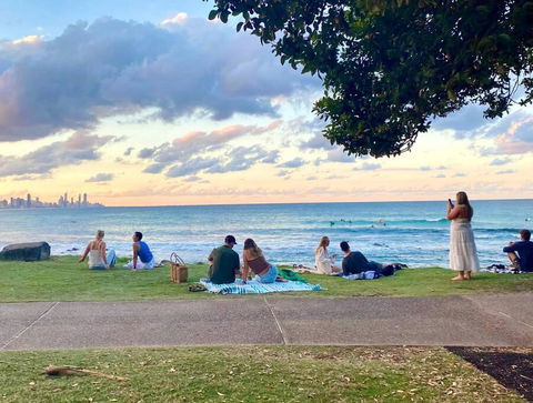 Burleigh Retreat Near Beach, Free Wi-Fi - Rent Accommodation 0