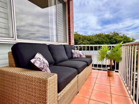 Burleigh Retreat Near Beach, Free Wi-Fi - Rent Accommodation 4
