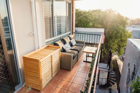 Burleigh Retreat Near Beach, Free Wi-Fi - Rent Accommodation 1