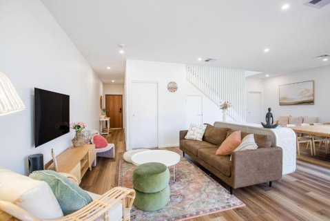 Burra Beachy - Pet Friendly - 5 Mins Walk To Beach - Rent Accommodation 3