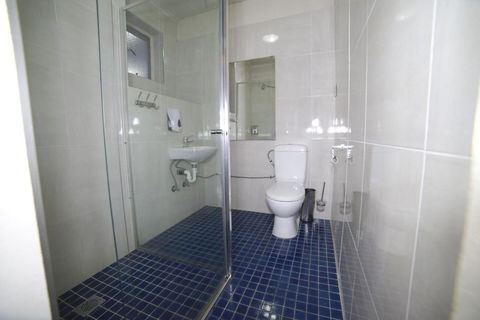 City Centre Budget Hotel - Rent Accommodation 3