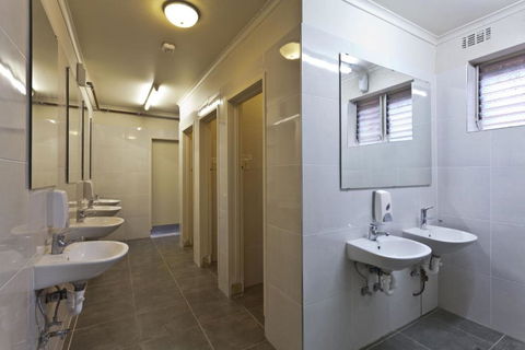 City Centre Budget Hotel - Rent Accommodation 1