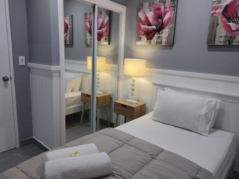 Cozy Private Bedroom & Ensuite - City & Strand Beach Location - Rent Accommodation 1