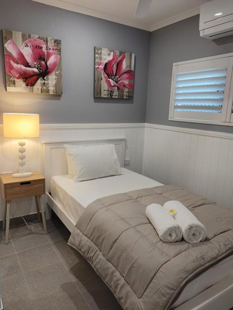 Cozy Private Bedroom & Ensuite - City & Strand Beach Location - Rent Accommodation 3