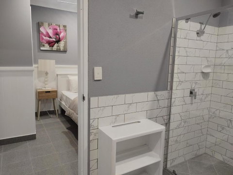 Cozy Private Bedroom & Ensuite - City & Strand Beach Location - Rent Accommodation 4