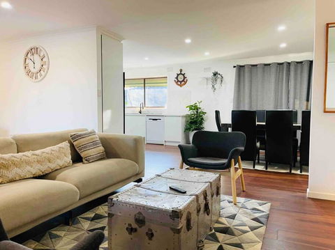 D140 Keilor Down Vacation - Rent Accommodation 0