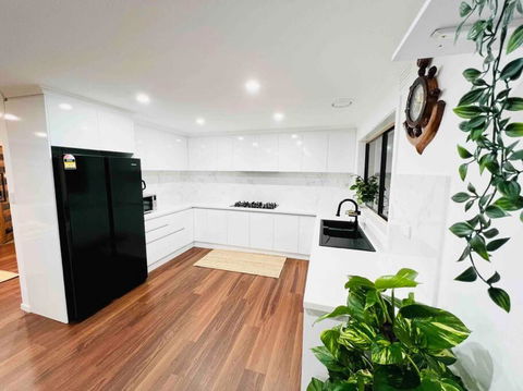 D140 Keilor Down Vacation - Rent Accommodation 1