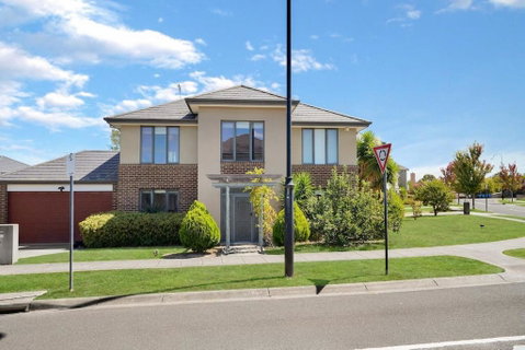 Deluxe Family Montpellier Gardens Estate - Burwood - Rent Accommodation 0