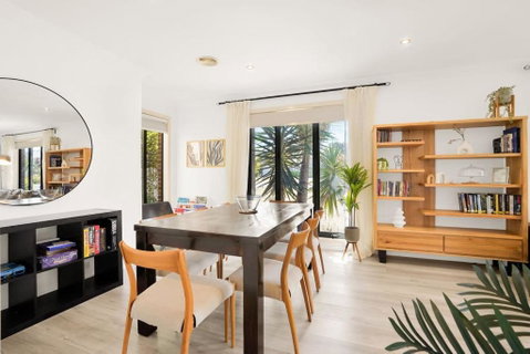 Deluxe Family Montpellier Gardens Estate - Burwood - Rent Accommodation 3