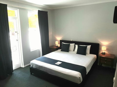 Adelaide Pulteney Motel - Rent Accommodation 1
