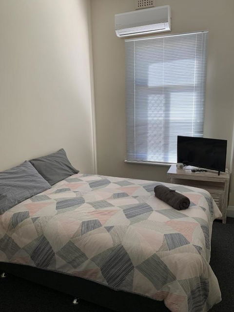 Donnybrook Hotel WA - Rent Accommodation 4