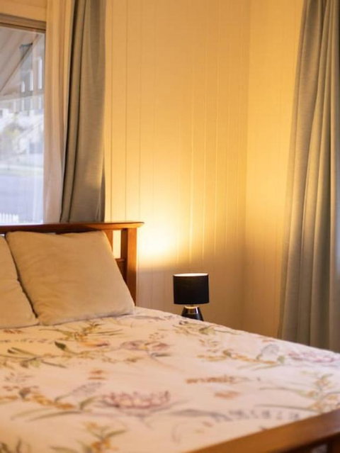 Family Friendly Cozy 4BR House At Annerley - Rent Accommodation 4