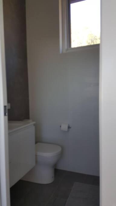 Family Home Prestigious Suburb Panoramic Views - Rent Accommodation 4
