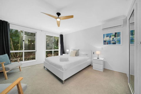 Family Escape Serene Oasis With Pool And AC - Rent Accommodation 2