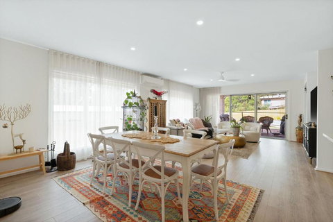Gigi\'s Luxe Coastal Retreat - Rent Accommodation 3