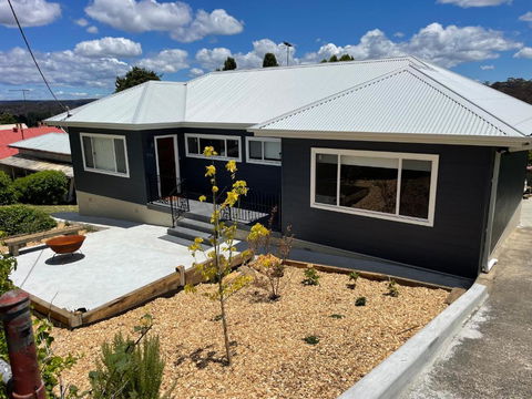 Heart Of Katoomba Semi 1 Bedroom Home - Rent Accommodation 0