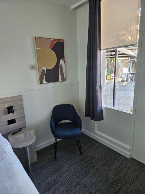 International Hotel Motel - Rent Accommodation 3