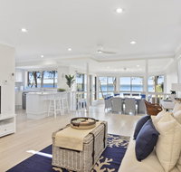 Adrift Retreat - St Georges Basin Waterfront Home - Rent Accommodation