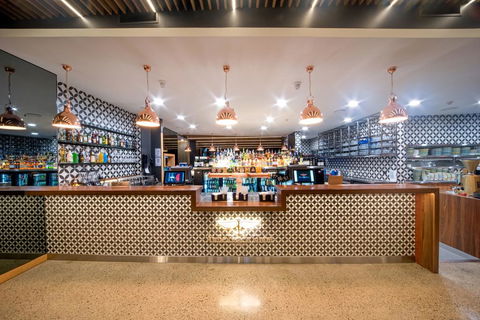 Airlie Beach Hotel - Rent Accommodation 2