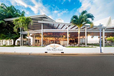 Airlie Beach Hotel - Rent Accommodation 0
