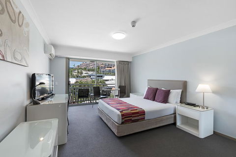 Airlie Beach Hotel - Rent Accommodation 3