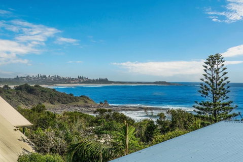 Angourie Blue Unit 2 - Rent Accommodation 1
