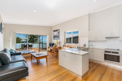 Angourie Blue Unit 2 - Rent Accommodation 2