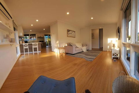 Meadow View Cottage - Rent Accommodation 1