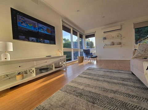 Meadow View Cottage - Rent Accommodation 3