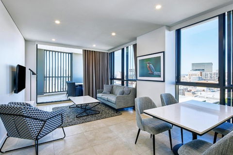 Meriton Suites Liverpool - Rent Accommodation 1