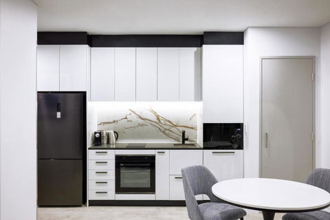 Meriton Suites Liverpool - Rent Accommodation 2