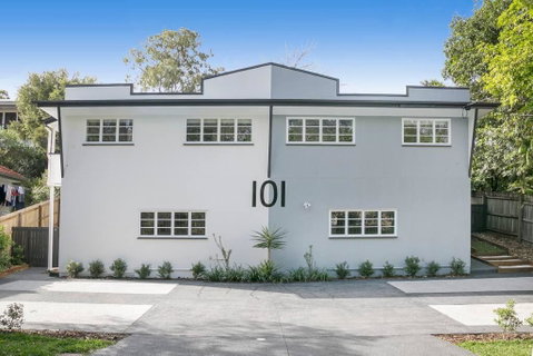 Milton Mews Blue Studio Pets Deck - Rent Accommodation 2