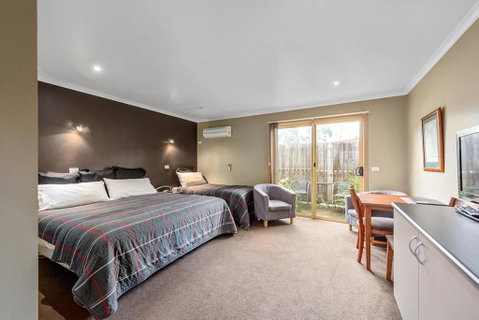 Motel Strahan - Rent Accommodation 1