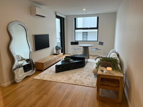 NEW BOUTIQUE 1bd Apt - Rent Accommodation 0
