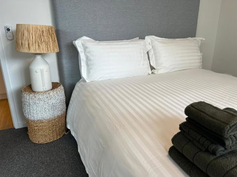 NEW BOUTIQUE 1bd Apt - Rent Accommodation 3