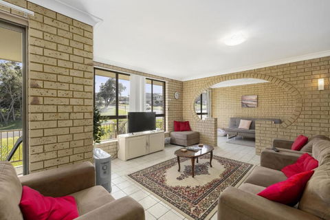 Ocean Drift - Rent Accommodation 0
