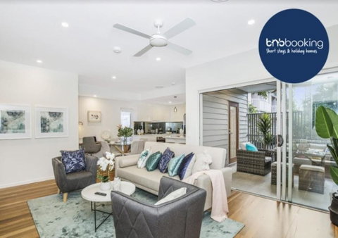 Park Avenue Townhouse Retreat Brisbane Sleeps 10 - Rent Accommodation 0