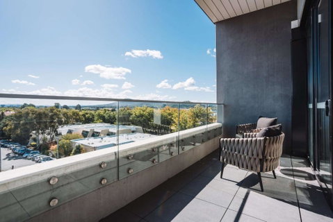 Perfect Located 1-Bed With Great Views & Parking - Rent Accommodation 1