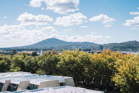 Perfect Located 1-Bed With Great Views & Parking - Rent Accommodation 0