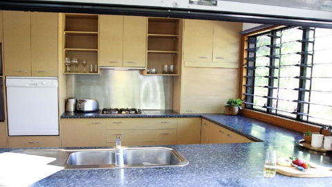 Picnic House, Luxurious Tropical House - Rent Accommodation 2