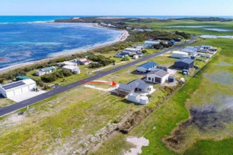 Plovers Rest At Cape Douglas - Rent Accommodation 3