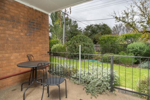 Quiet 2BR Apartment With Garden Views In Griffith - Rent Accommodation 1