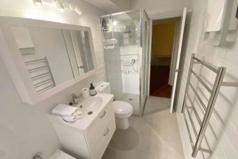 Quiet 2BR Apartment With Garden Views In Griffith - Rent Accommodation 3