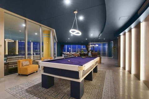 Q1 Skyview Retreat - Level 31 Spectacular Views - Rent Accommodation 3