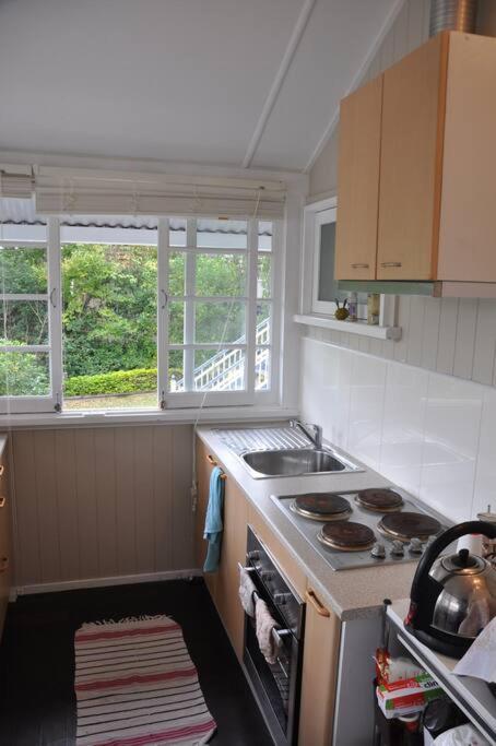 Quaint & Cosy 1 Bedroom Apartment In Queenslander. - Rent Accommodation 3
