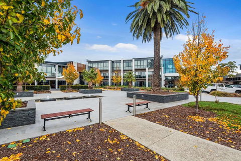 Quality Hotel Taylors Lakes - Rent Accommodation 0
