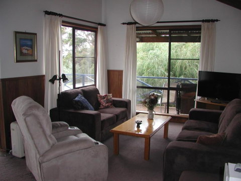 Rainbow House - Rent Accommodation 2