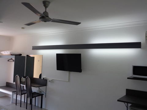 Aspley Sunset Motel - Rent Accommodation 1