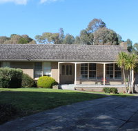 Australian Home Away  Doncaster Grange Park - Rent Accommodation