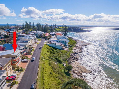 Avalon 1 - Overlooking Beautiful Convent Beach - Rent Accommodation 1